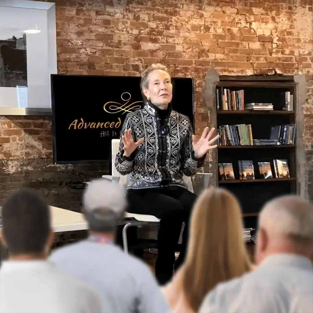 Robyn Locke presenting to an audience